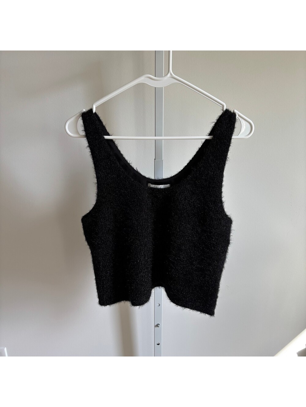 Anthropologie Sadie & Sage EUC Women's Black Fuzzy Sleeveless Crop Sweater S